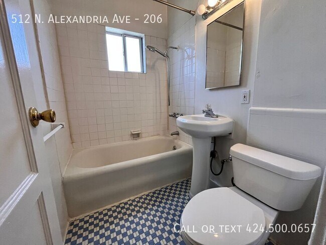 Building Photo - 512 Alexandria Ave