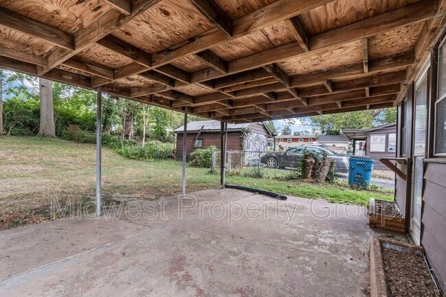 Building Photo - 3417 Eminence Blvd