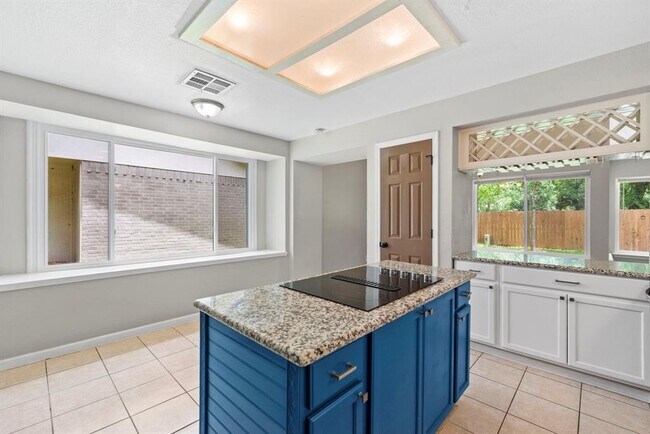 Building Photo - 5414 Village Springs Dr