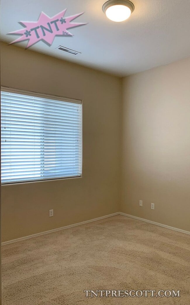 Building Photo - Home in Granville HOA