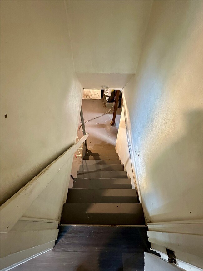 Building Photo - 7121 Lamont Dr