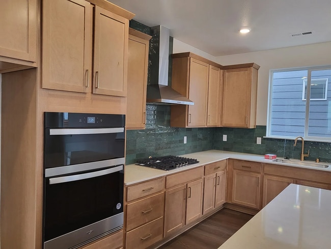 Building Photo - Beautiful, Almost Brand-New Single-Family Home for Rent