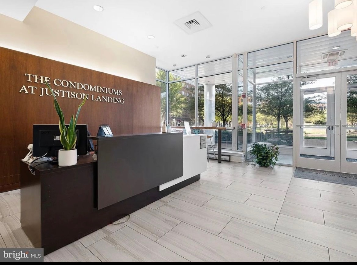 Main lobby - 530 Harlan Blvd