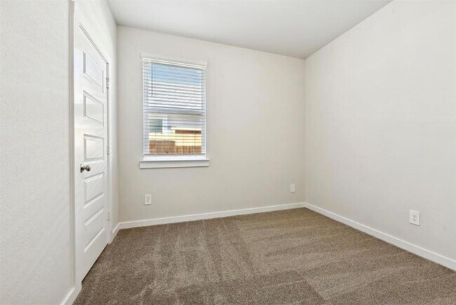 Building Photo - 16656 Sterling Clf St