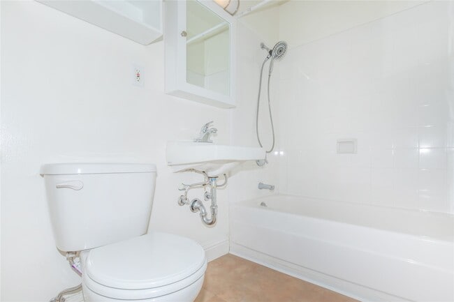 Building Photo - 1825 Mission St