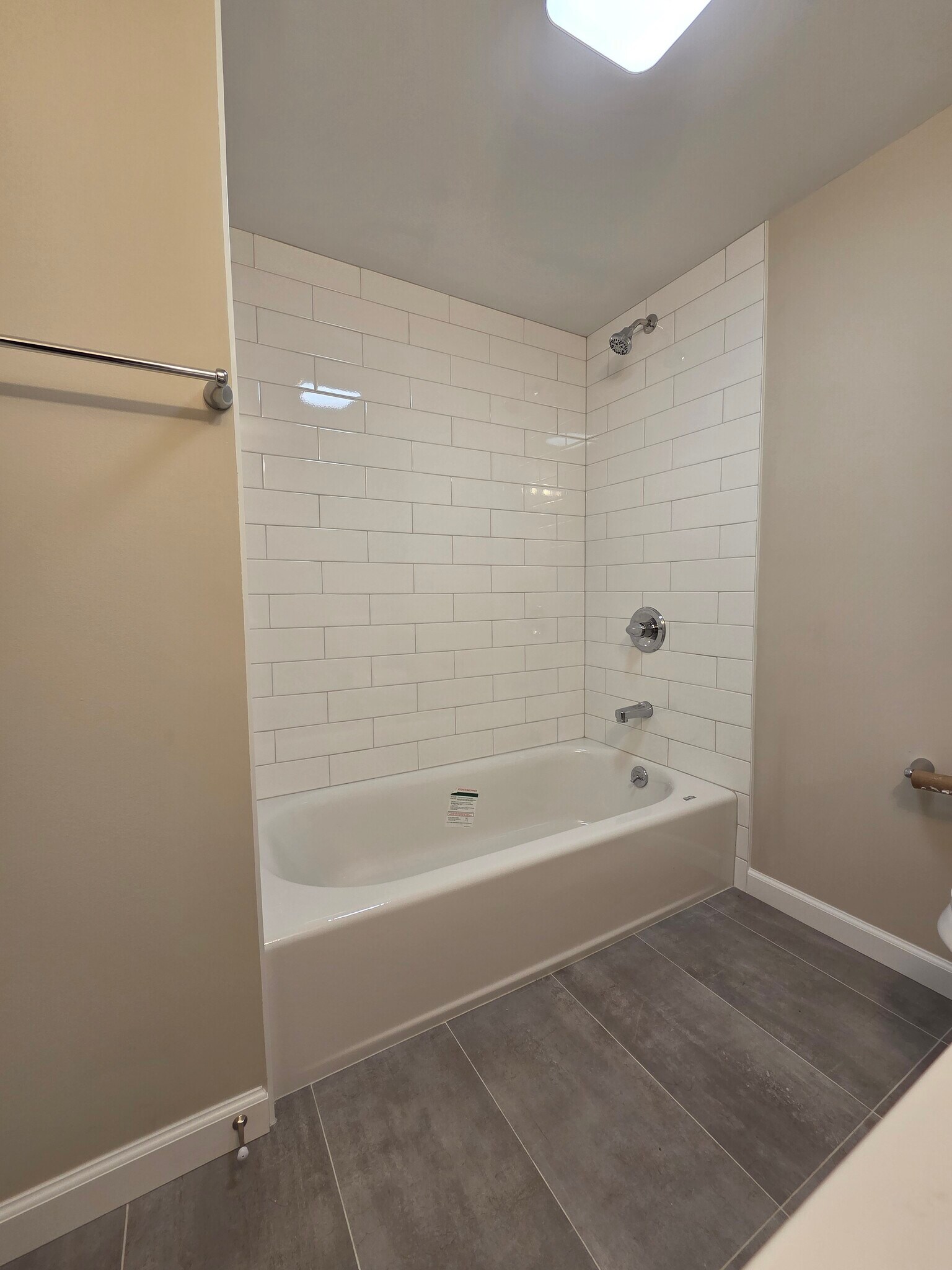 Building Photo - 162 Jules Dr