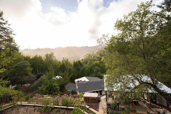 Building Photo - 30 Barranca Rd