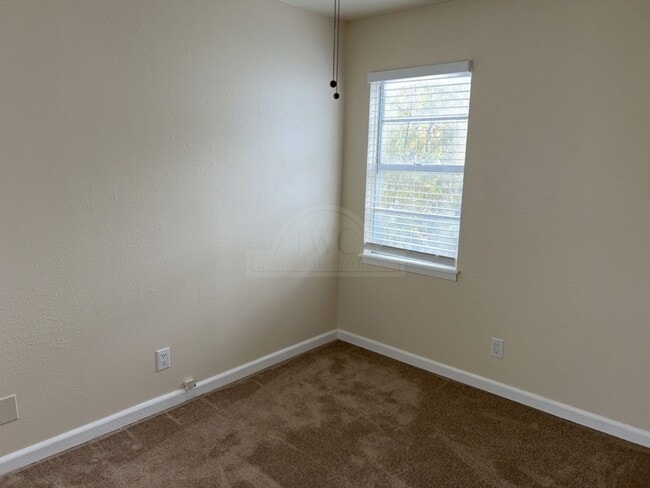 Building Photo - 1208 Ridgemont Dr