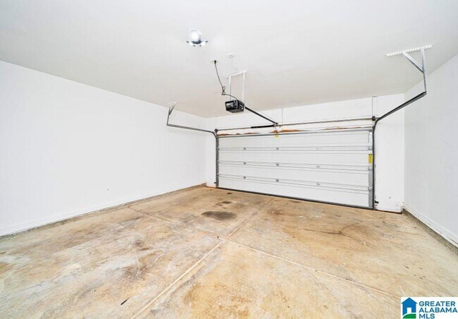 Building Photo - 315 Polo Ct