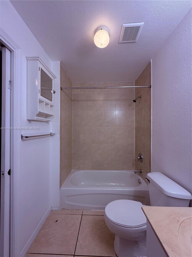 Building Photo - 3820 SW 48th Ave