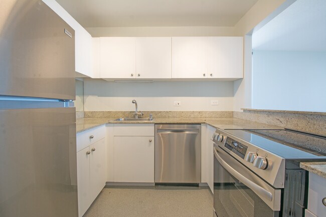 Building Photo - 3660 N Lake Shore Dr