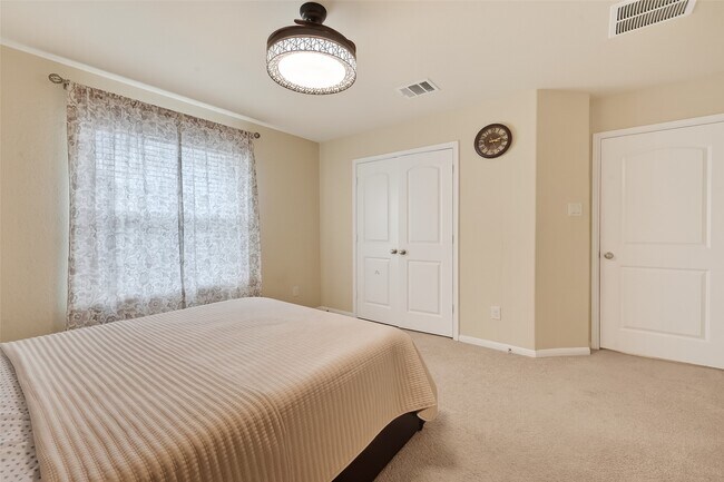 Building Photo - 6215 Prince Pl Dr