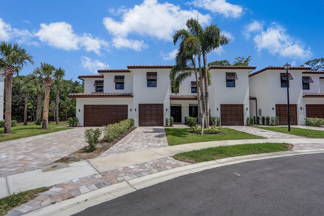 Building Photo - 400 Bella Sol Way