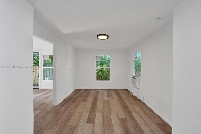 Building Photo - 310 N Ocean Breeze