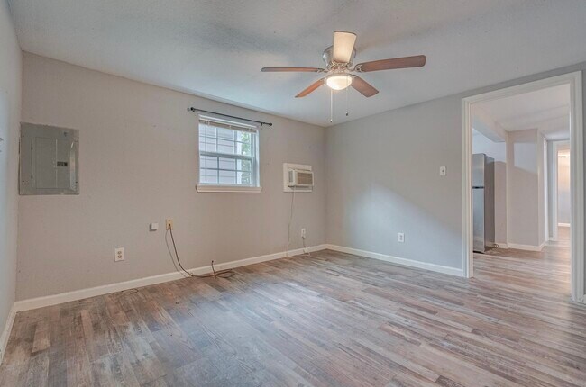 Building Photo - 4206 Walker St