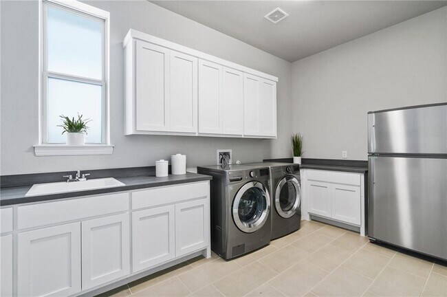 Building Photo - 16308 Paddlefish Wy