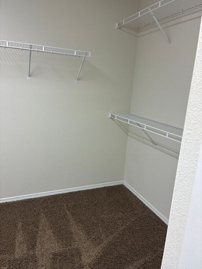 Building Photo - 2217 Violeta Cir SE
