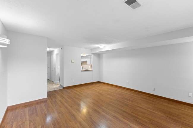 Building Photo - Spacious 3-Bedroom with Private Patio in Westerville