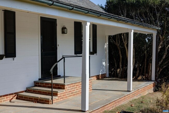 Building Photo - 2929 Green Meadows Ln