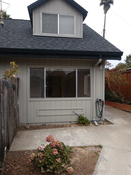 Building Photo - 196 Alturas Way