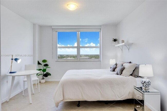 Building Photo - 19501 W Country Club Dr