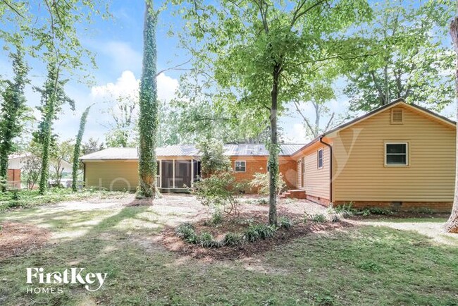Building Photo - 3520 Langdale Dr