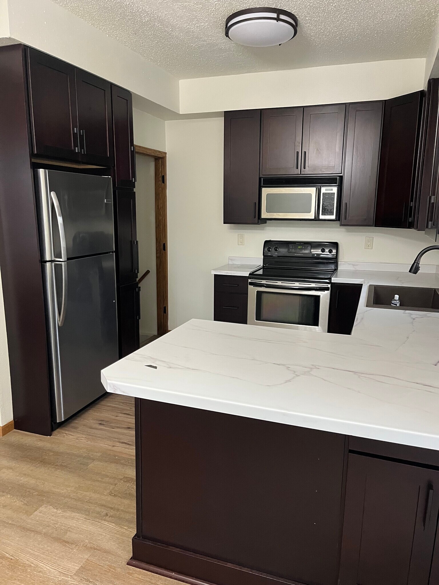 SS appliances - 401 9th St S