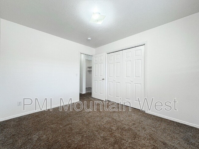 Building Photo - 49 S 200 W