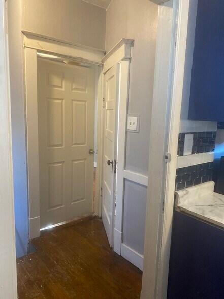 Hallway 2 - 5926 Harney Ave