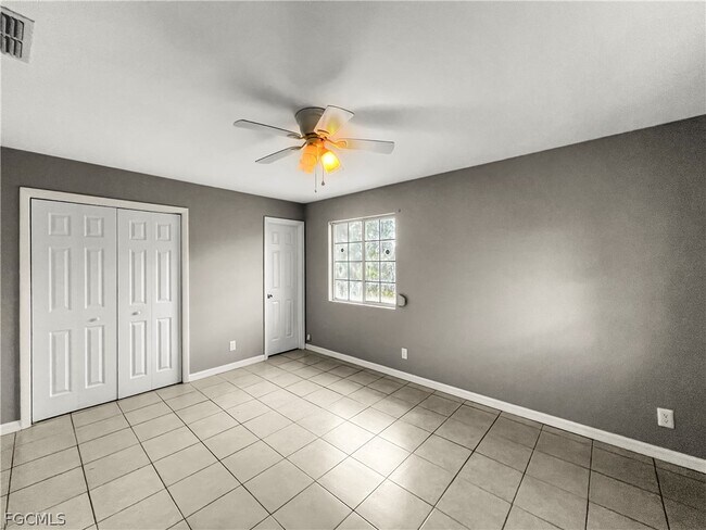 Building Photo - 849 Theodore Vail St E