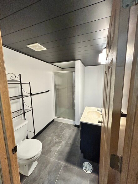 Building Photo - 1201 University Ave