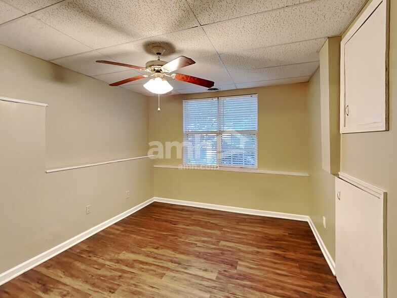 Building Photo - 3626 Clubside Walk NW