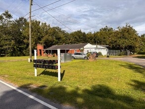 Building Photo - Rooming House For Rent
