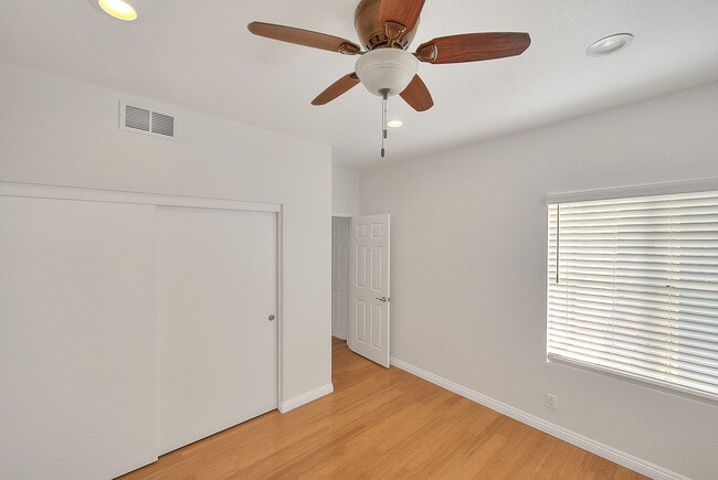 Building Photo - 3571 Rio Ranch Rd