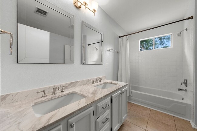 Building Photo - 10410 Cayuse Cove