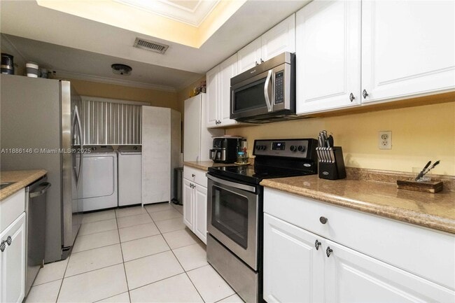 Building Photo - 7108 NW 57th Dr