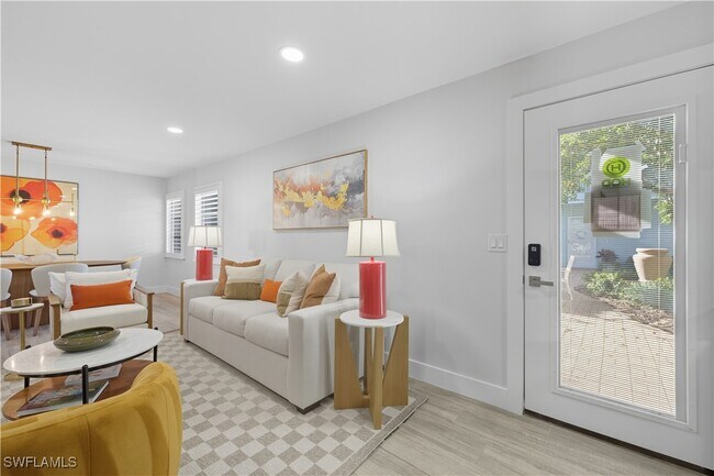 Building Photo - 609 12th Ave S