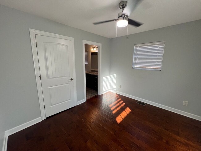 Building Photo - LIVE CLOSE TO MTSU CAMPUS!!!