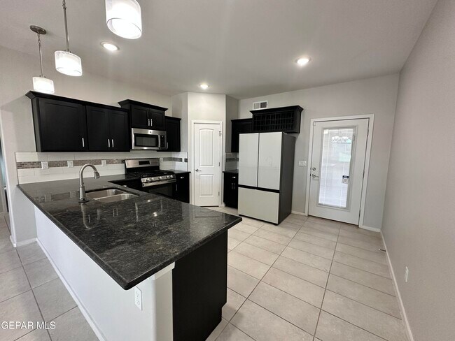 Building Photo - 10148 Texas Madrone Dr