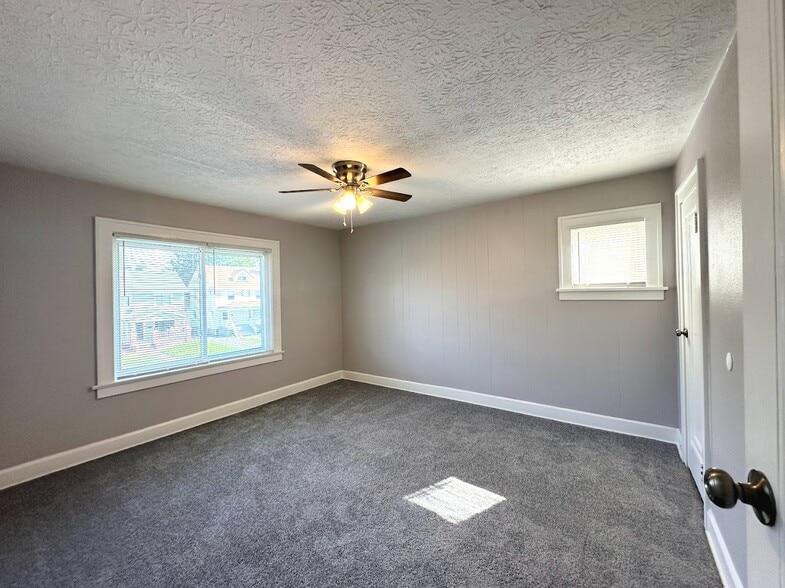 Building Photo - 3288 Kildare Rd