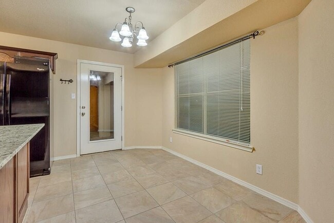 Building Photo - 3925 Hueco Valley Dr