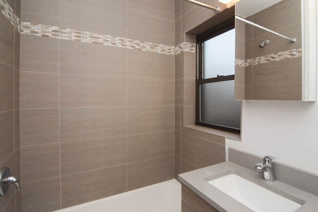 Building Photo - 542 Chestnut