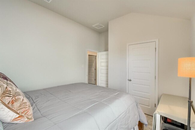 Building Photo - 5616 Corso Ct