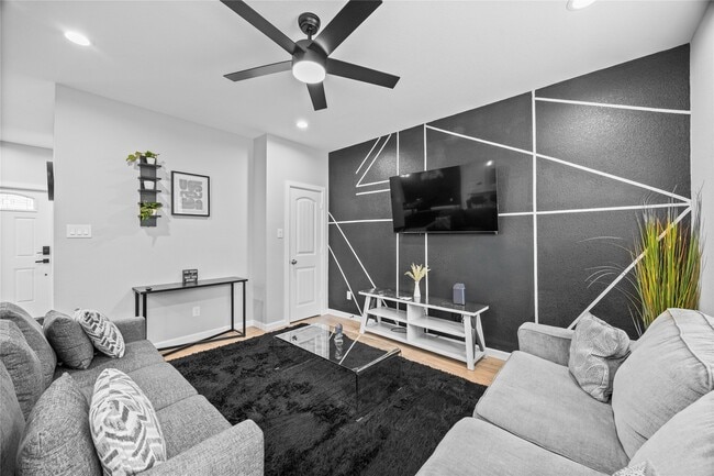 Building Photo - 7422 Mount St