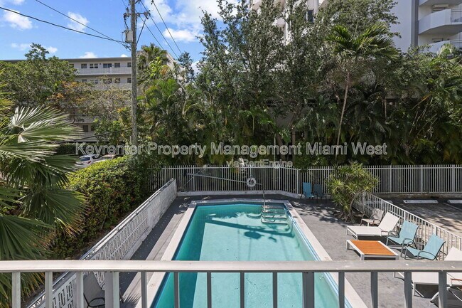 Building Photo - 1340 Lincoln Rd