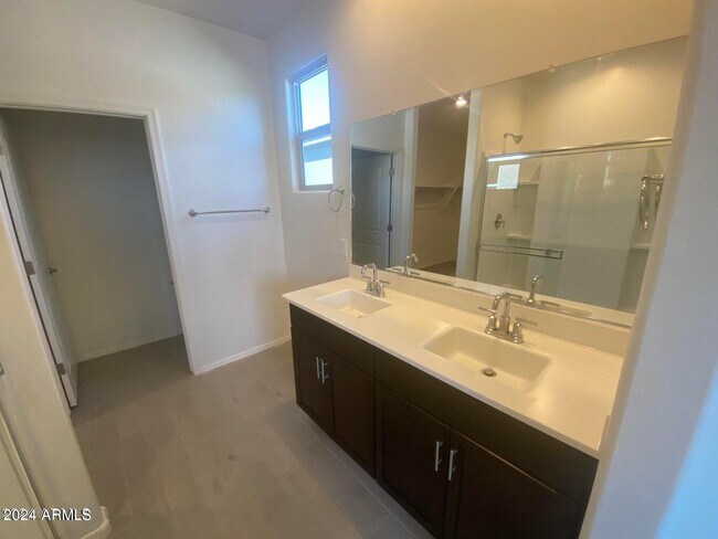 Building Photo - 10731 W Dickerson Dr