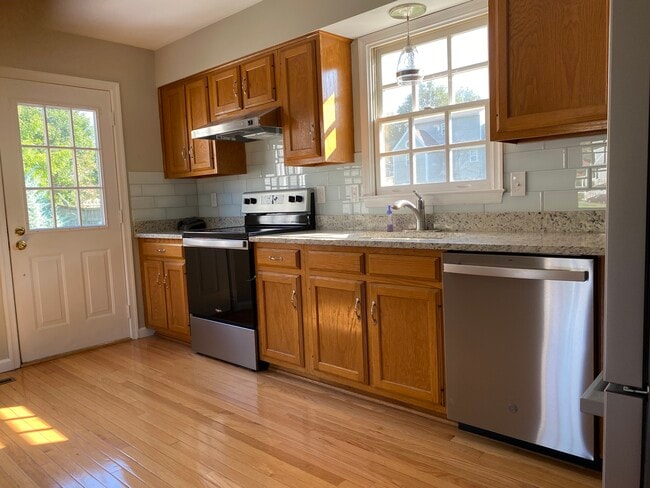 Building Photo - 1221 Magnolia Ct