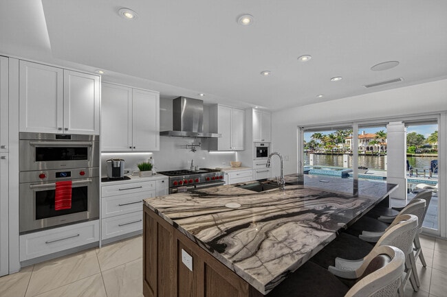 Building Photo - 3109 NE 42nd Ct