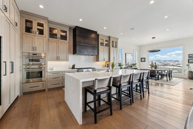 Building Photo - 3450 Ridgeway Dr