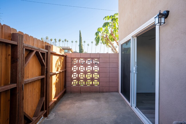 Building Photo - Canyon Edge Townhomes